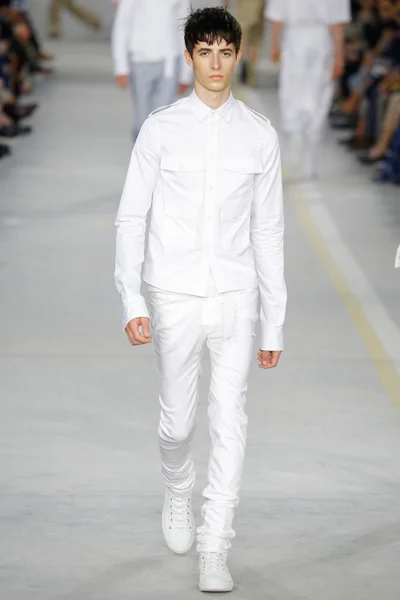 Look 22